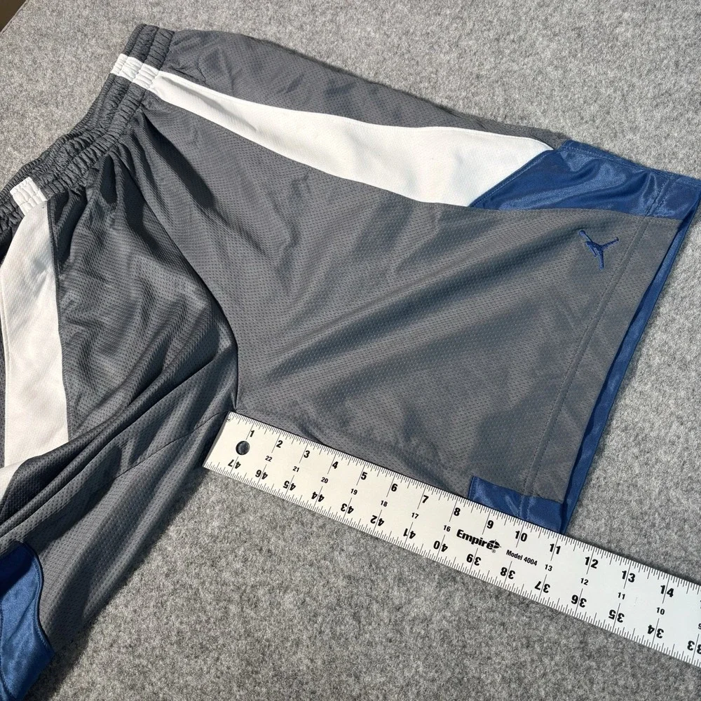 Jordan Basketball‎ Shorts Men's Large Gray Blue Dri-Fit Jumpman Logo Athletic